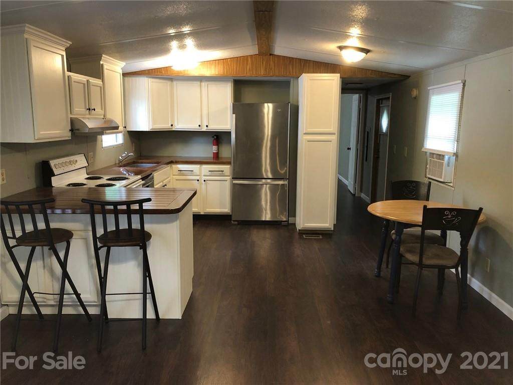 15 Twin Creeks Road - Photo 1