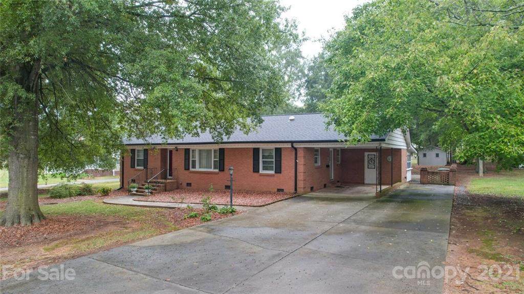 907 Forest Drive - Photo 1