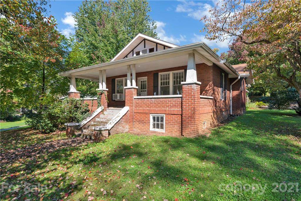 136 Camelot Drive - Photo 1