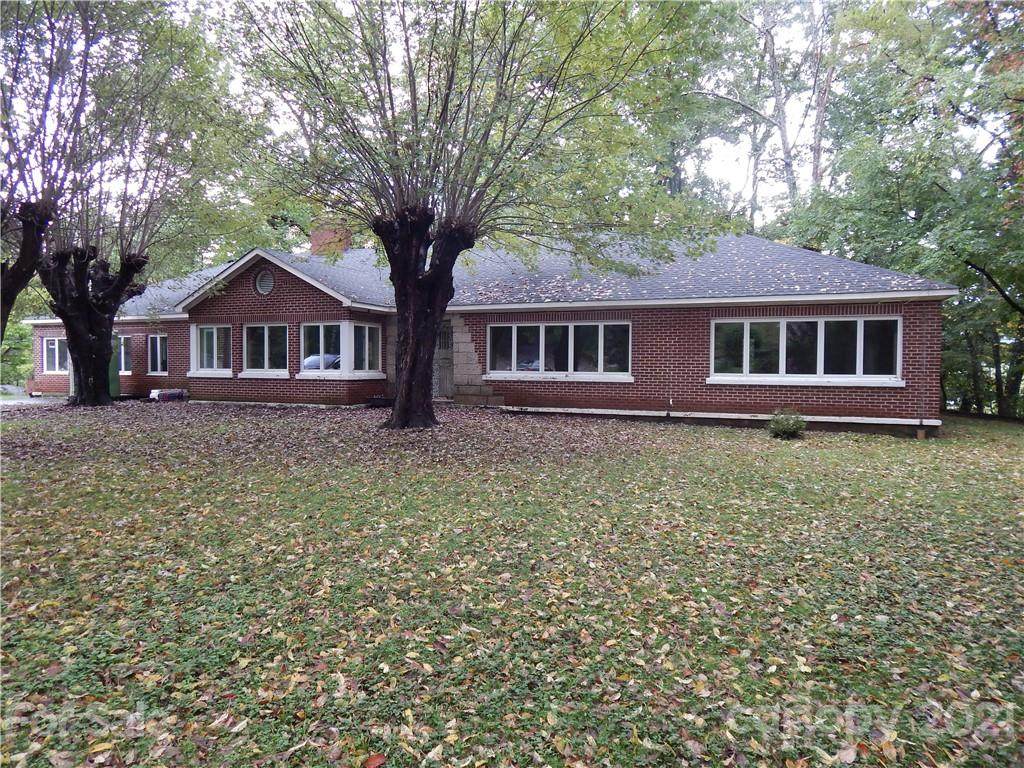 498 Love Lane - Photo 1