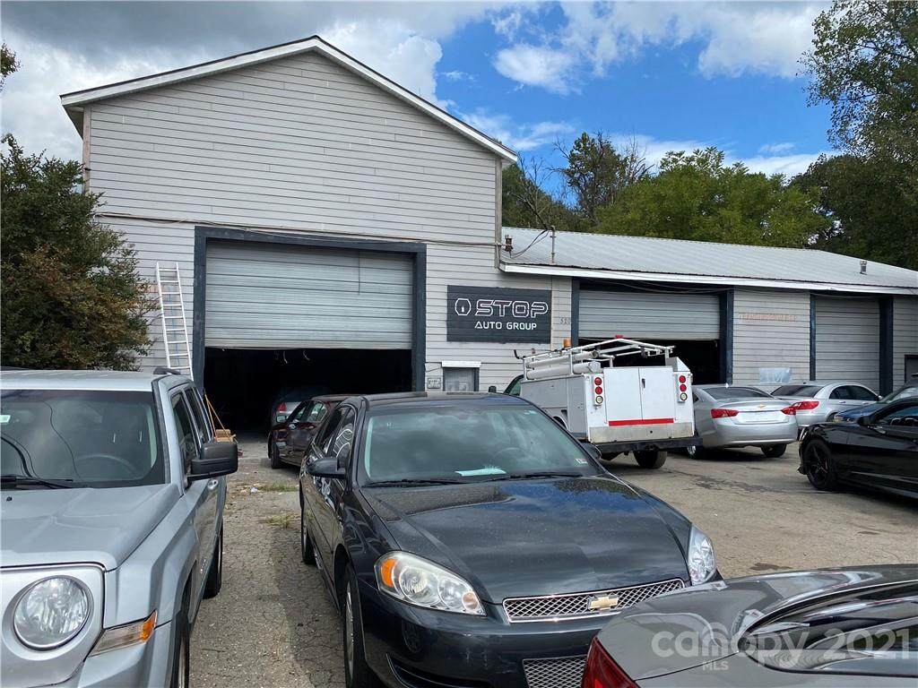 520 Woodlawn Avenue - Photo 1