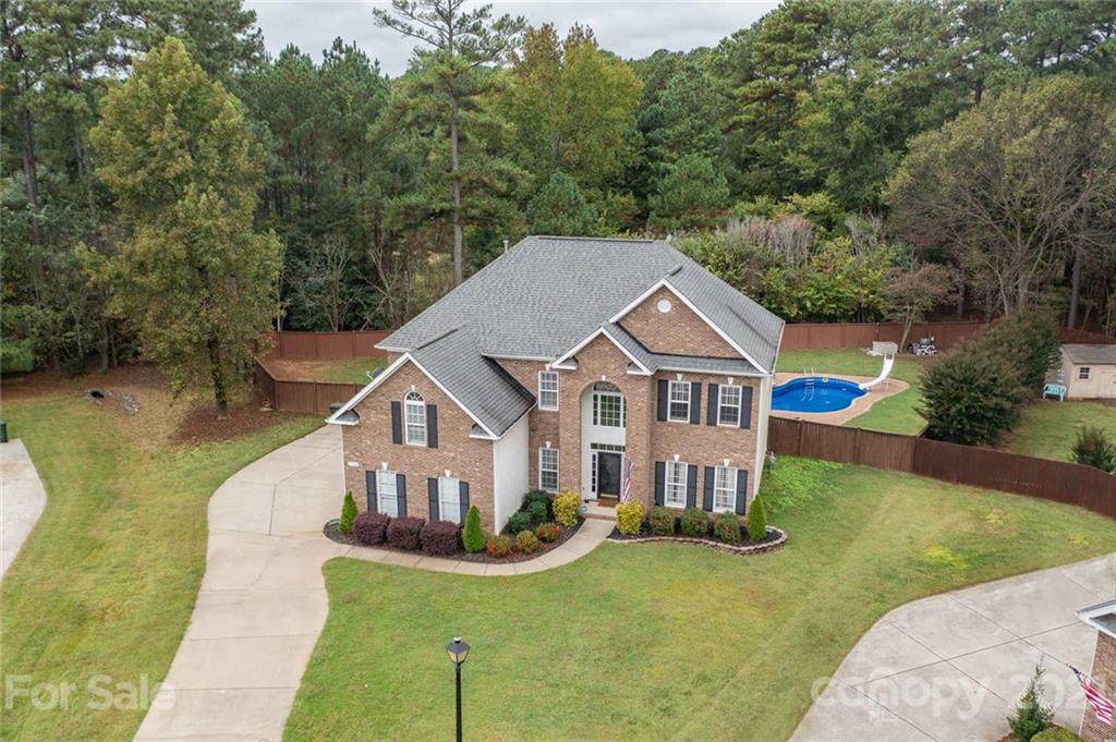 8704 Great Pine Lane - Photo 1
