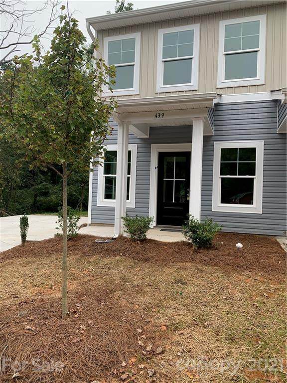 439 Bell Street - Photo 1