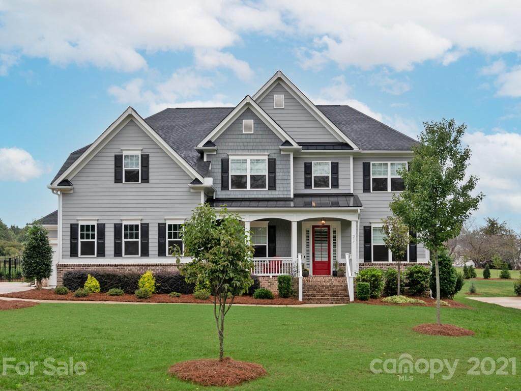 217 Seven Oaks Landing - Photo 1