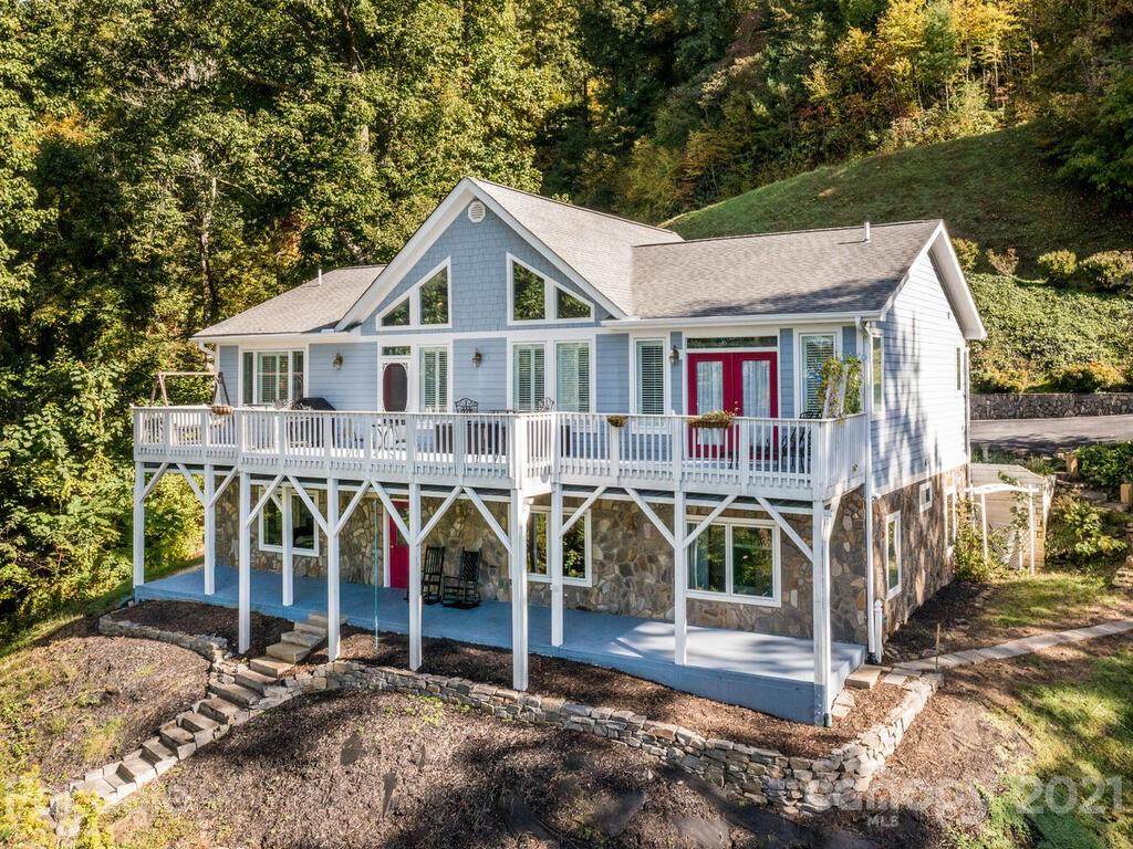 143 Stonecrest Drive - Photo 1