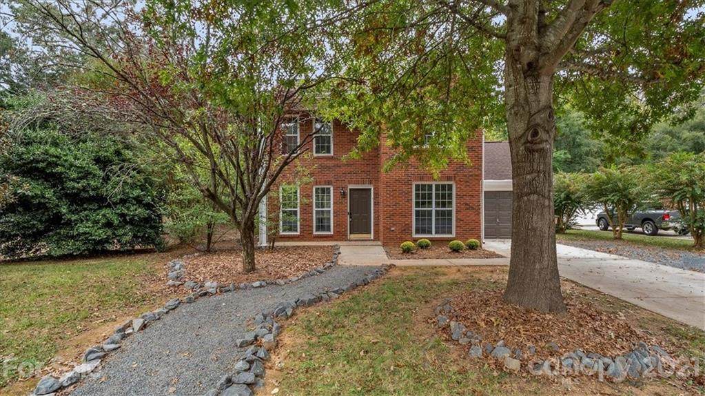 2906 Faircroft Way - Photo 1