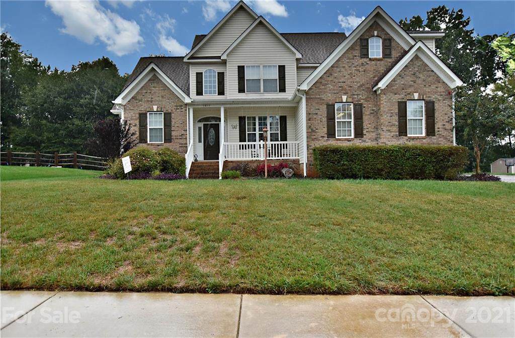1611 Williamsburg Drive - Photo 1
