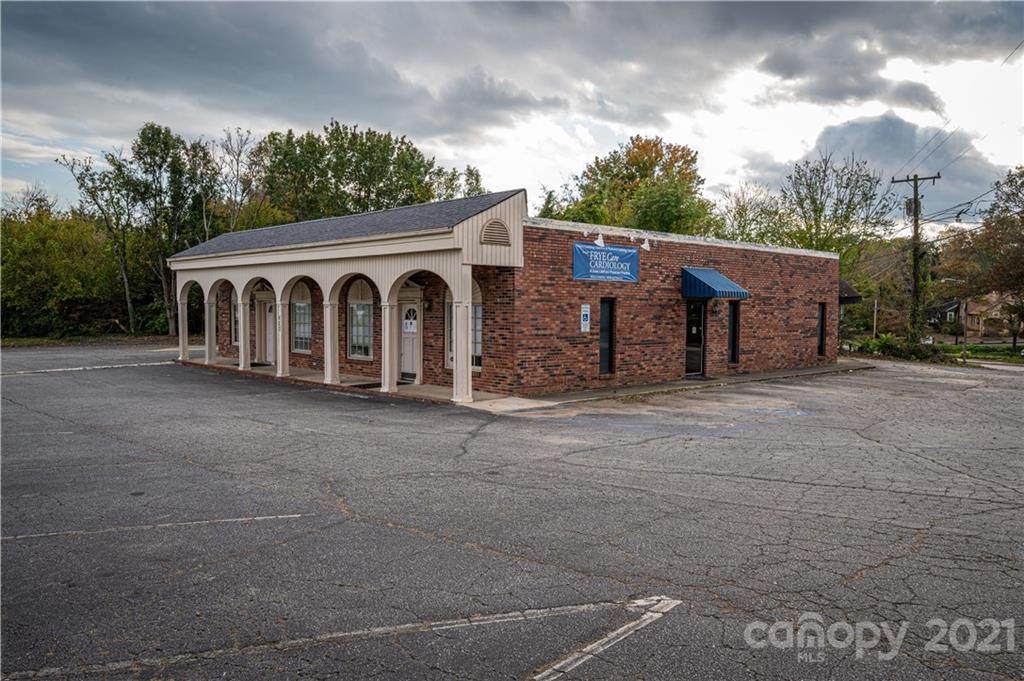 602 Morganton Boulevard - Photo 1