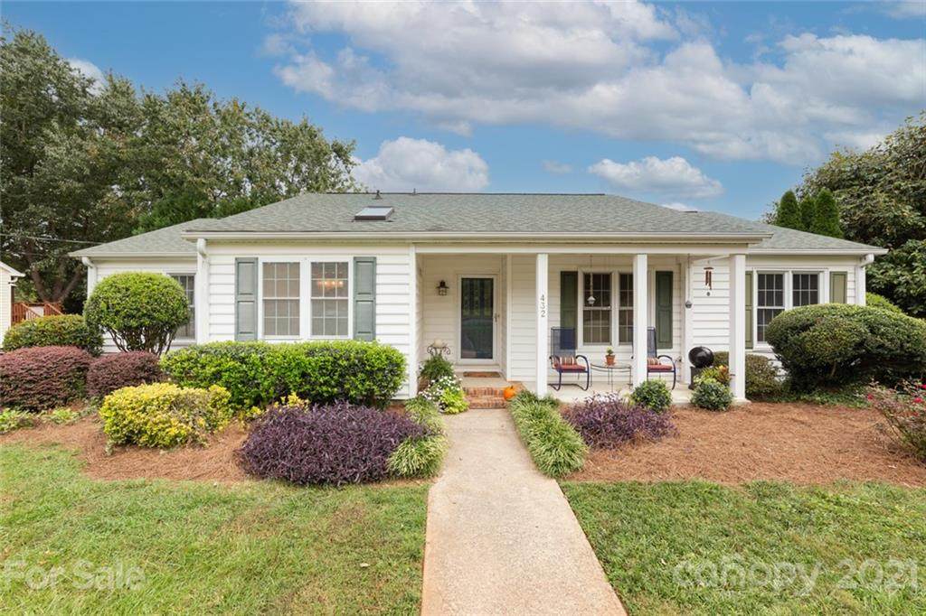432 Whitethorn Drive - Photo 1