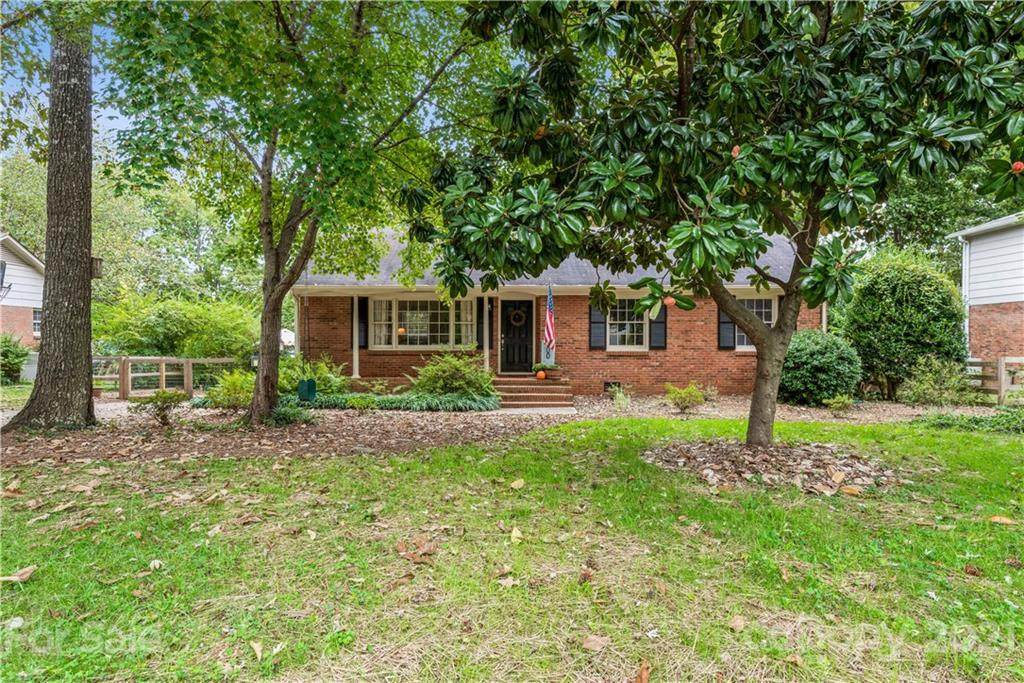 600 Deer Creek Drive - Photo 1