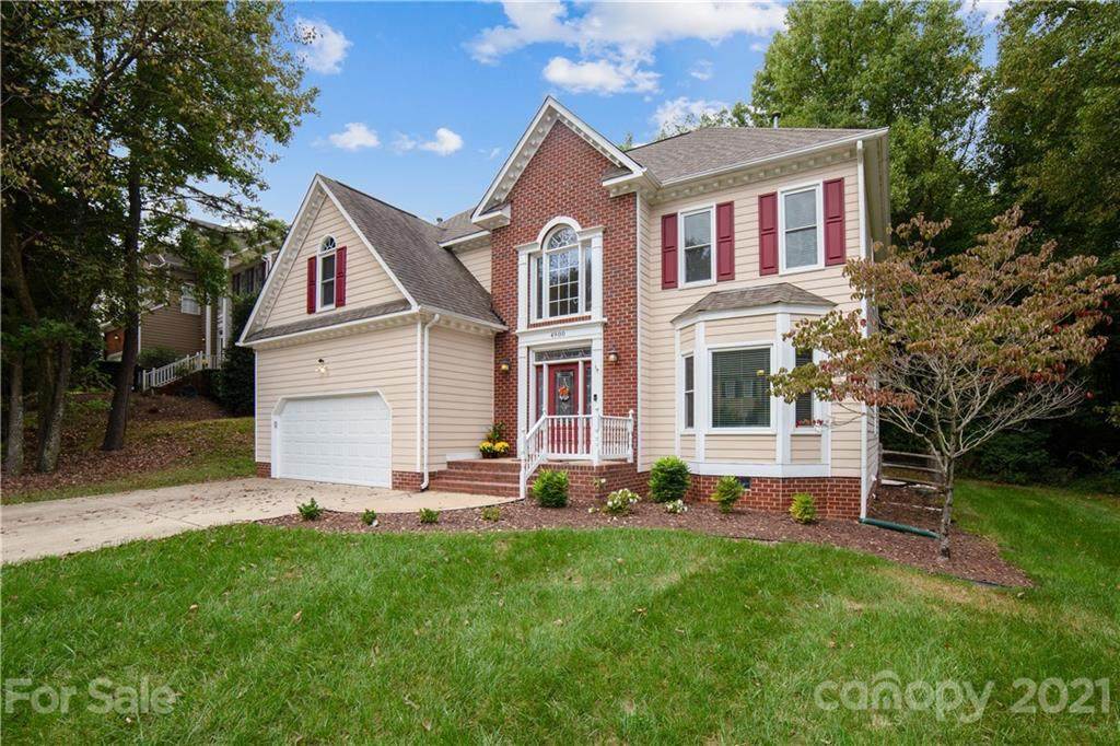 4900 Chestnut Knoll Lane - Photo 1