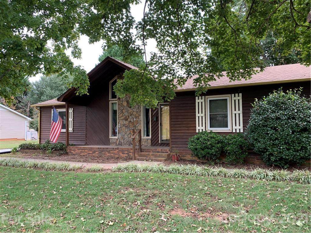 2602 Pine Forest Drive - Photo 1