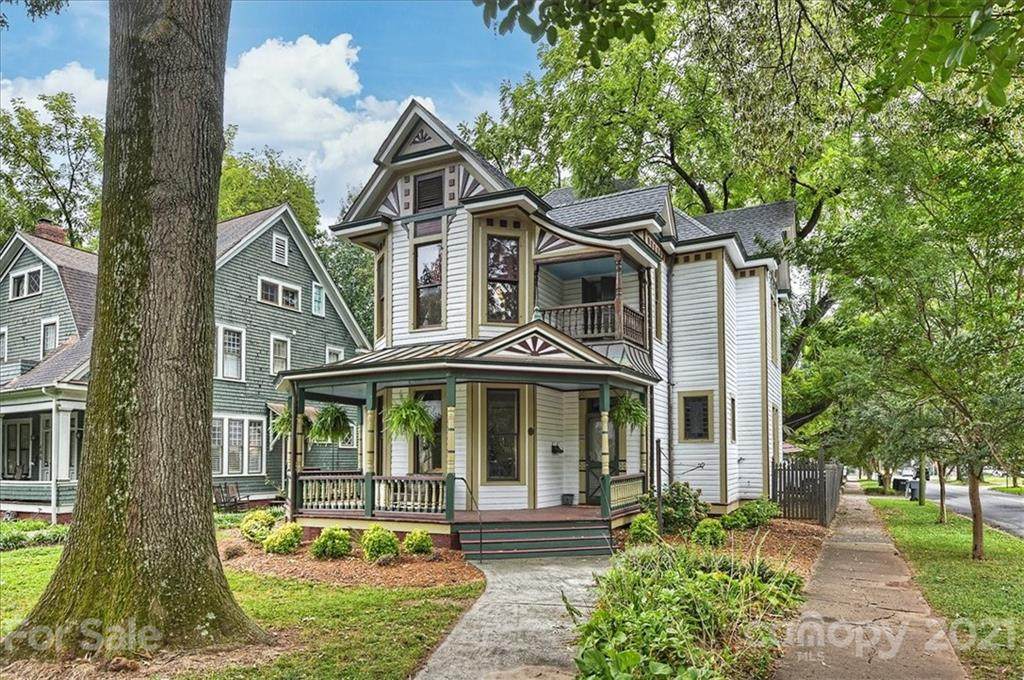 400 Kingston Avenue - Photo 1