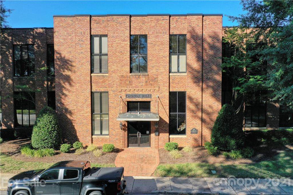 573 Catawba Street - Photo 1