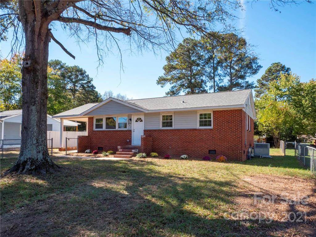 607 Castle Road - Photo 1