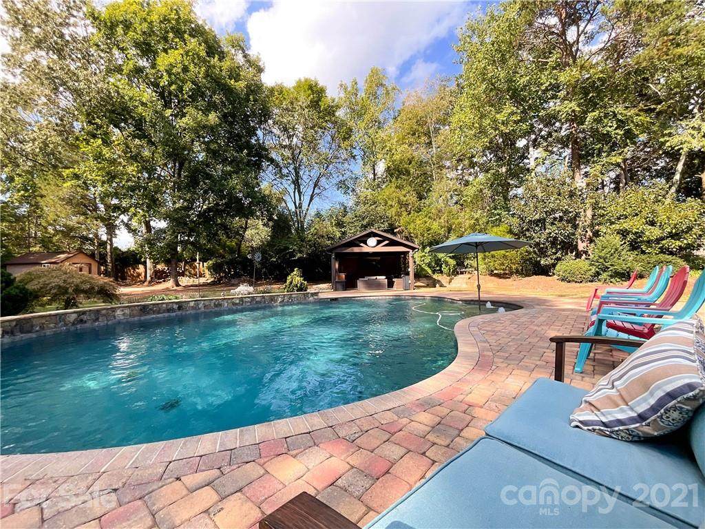 121 Pallisades Court - Photo 1