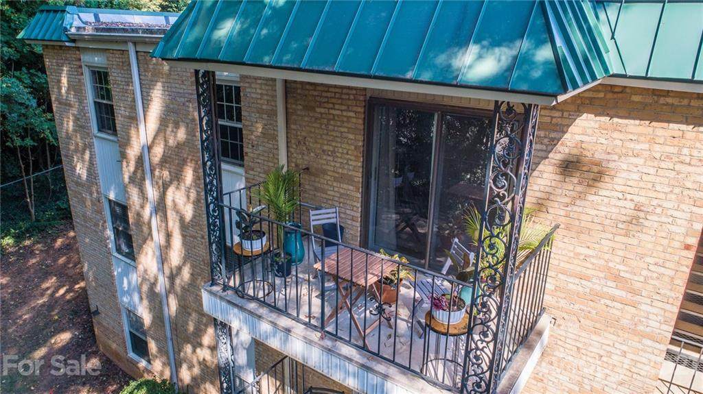 4754 Hedgemore Drive - Photo 1