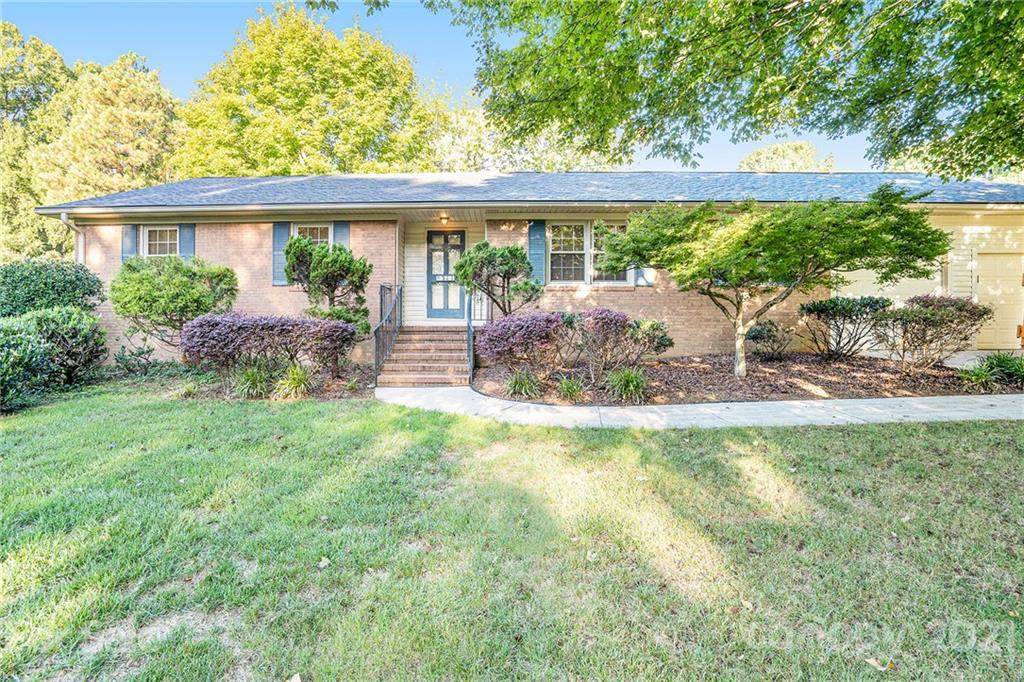 311 Knollwood Avenue - Photo 1