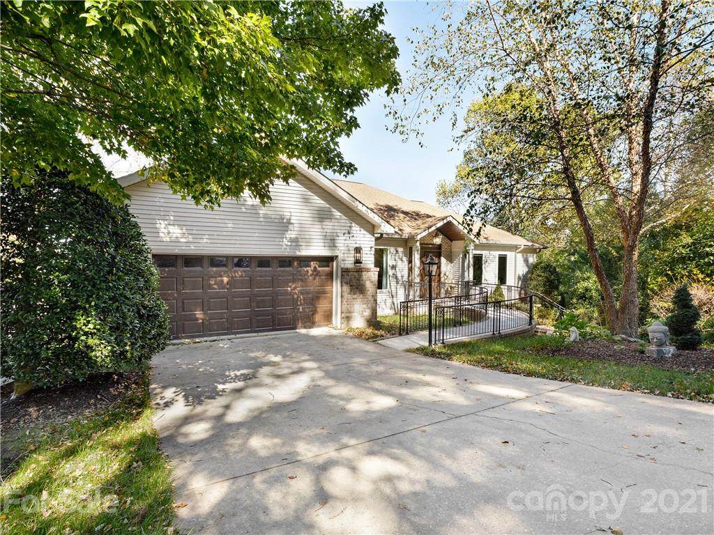 3 Governors Drive - Photo 1