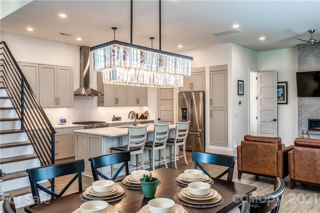 240 Victoria Avenue - Photo 1