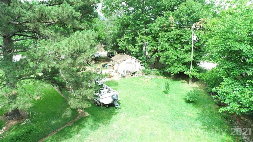 2060. Lynwood Drive - Photo 1