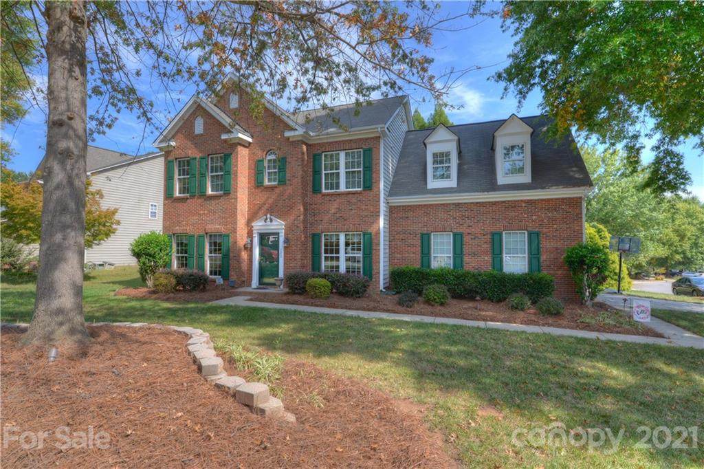 102 Rolling Stone Court - Photo 1