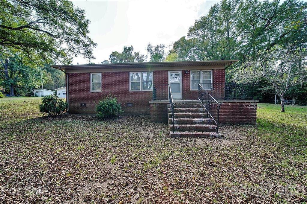 238 Mcrae Avenue - Photo 1