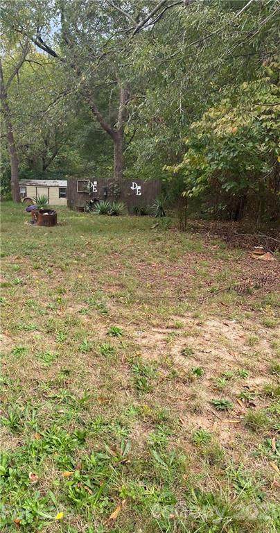 204 Shady Grove Road - Photo 1