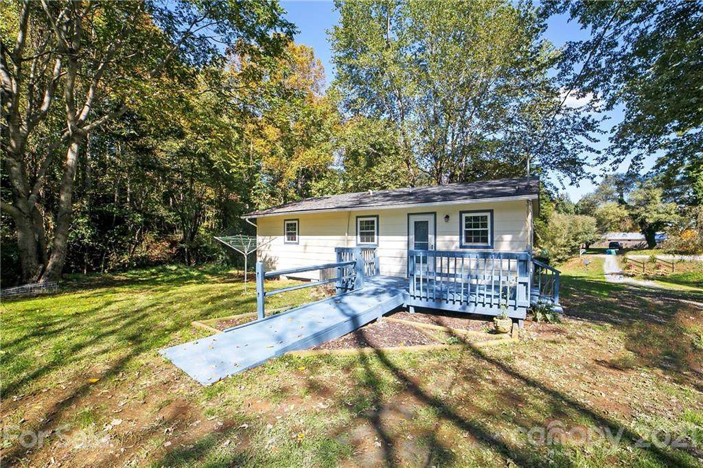 105 Moores Valley Road - Photo 1