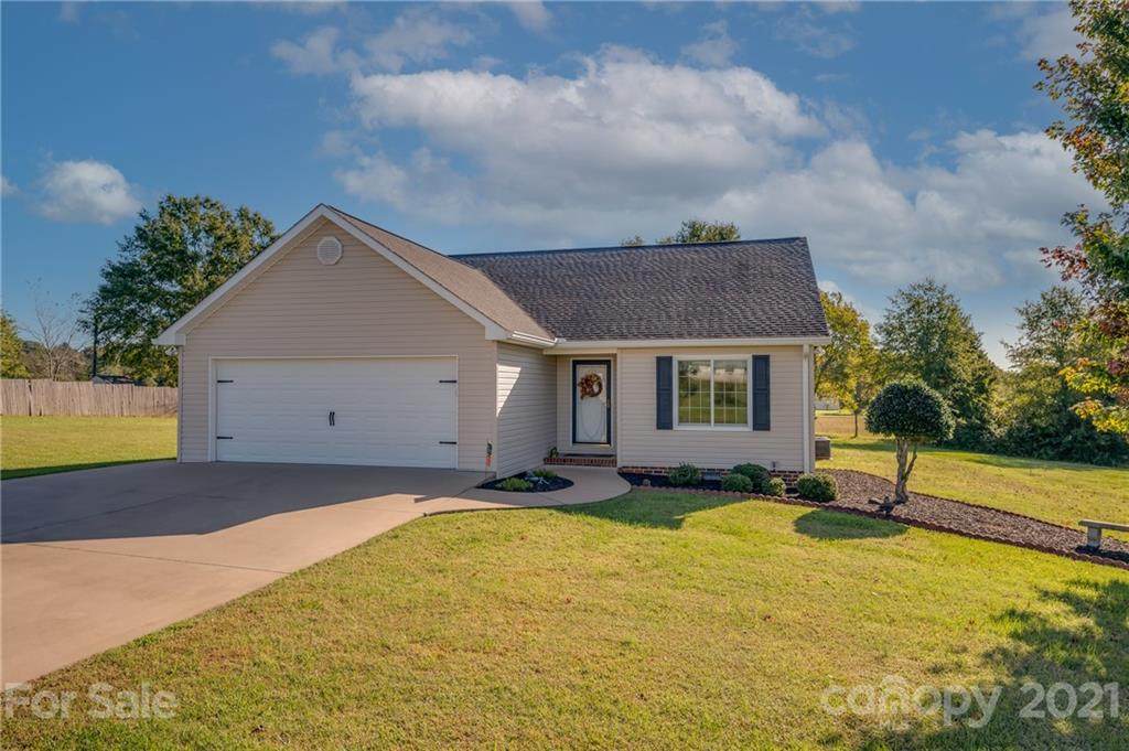143 Vanity Lane - Photo 1