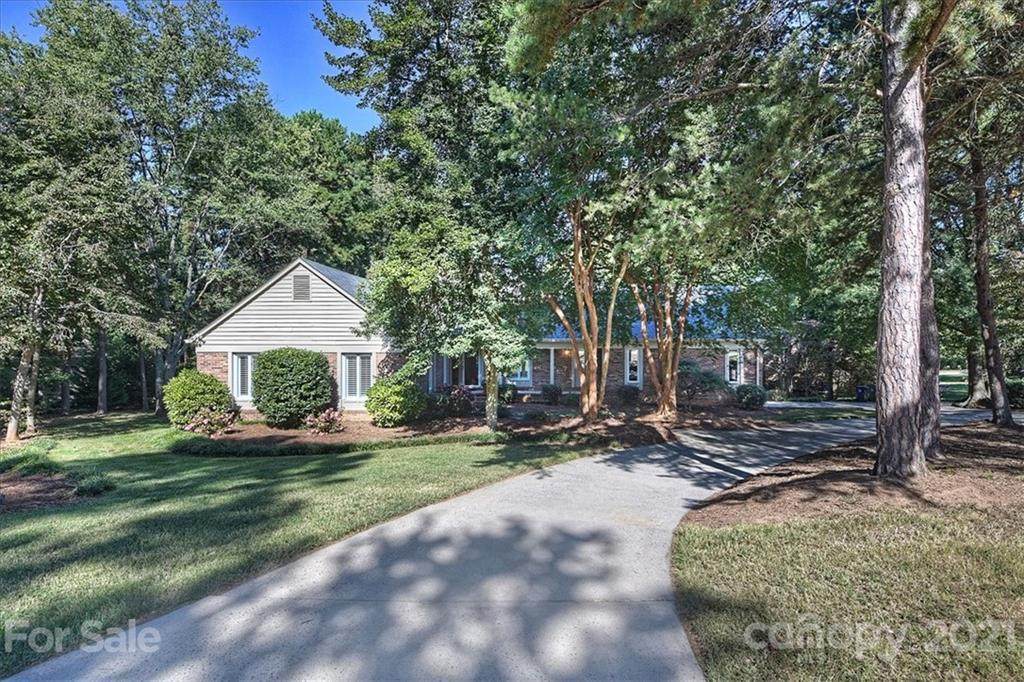 19513 Natalie Road - Photo 1