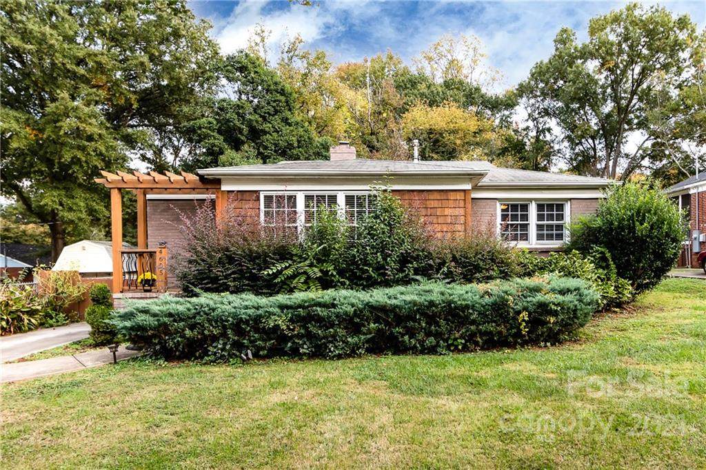 4605 General Pershing Drive - Photo 1