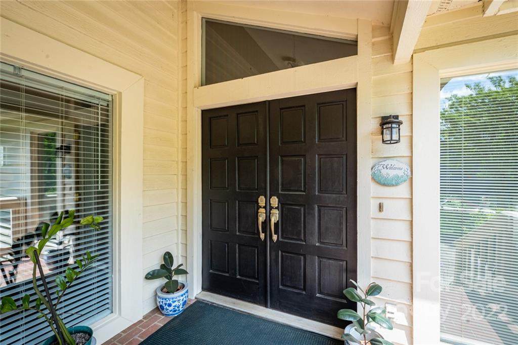 9555 Hunting Court - Photo 1