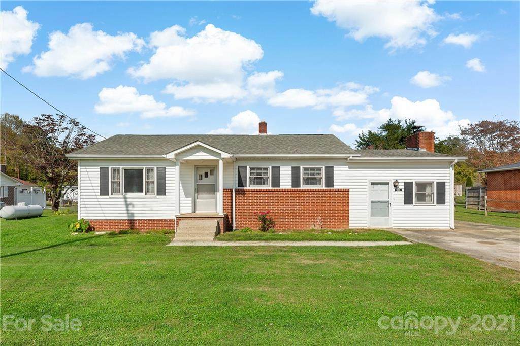126 Circle Drive - Photo 1