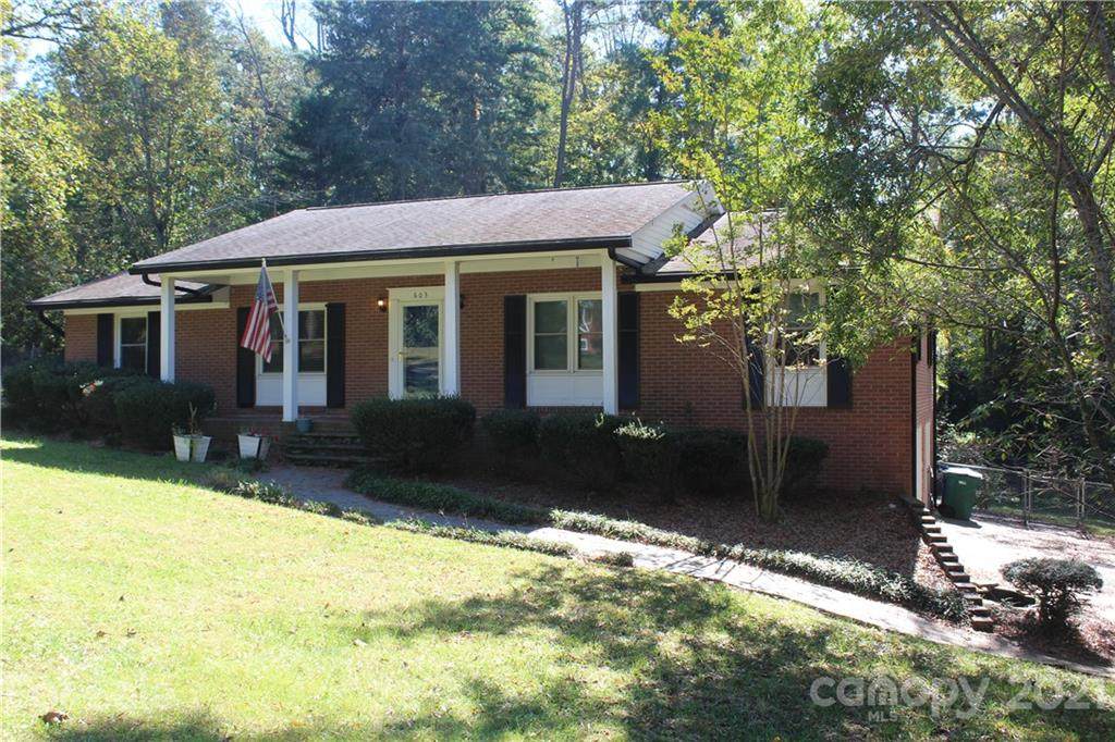 603 Crestview Drive - Photo 1