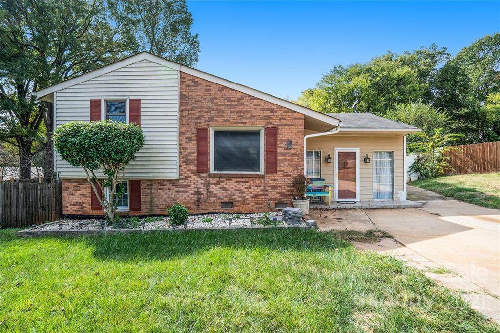 5692 Vera Court - Photo 1