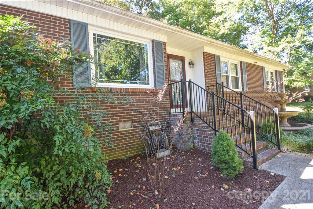 1971 Rock Springs Circle - Photo 1