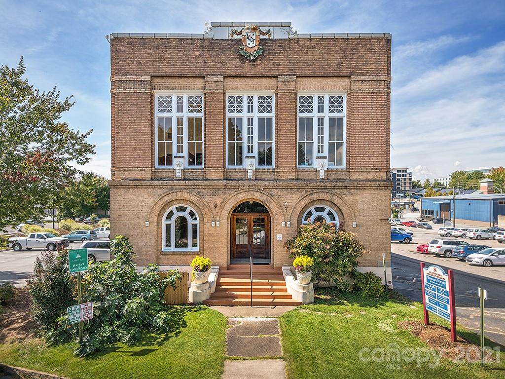 5 Ravenscroft Drive - Photo 1