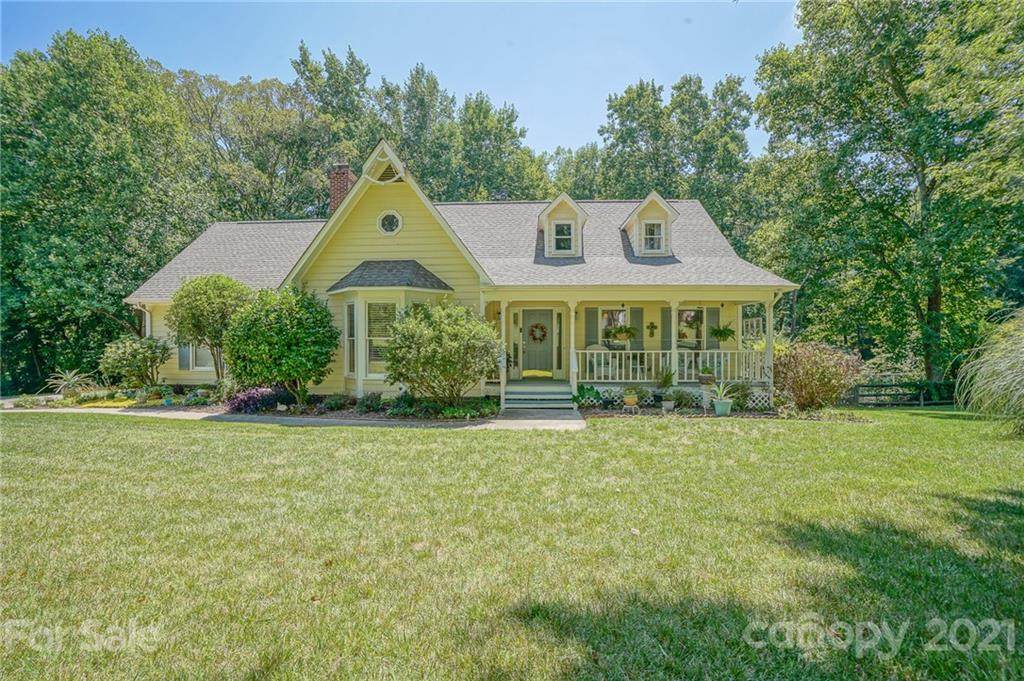 1124 Sundance Drive - Photo 1