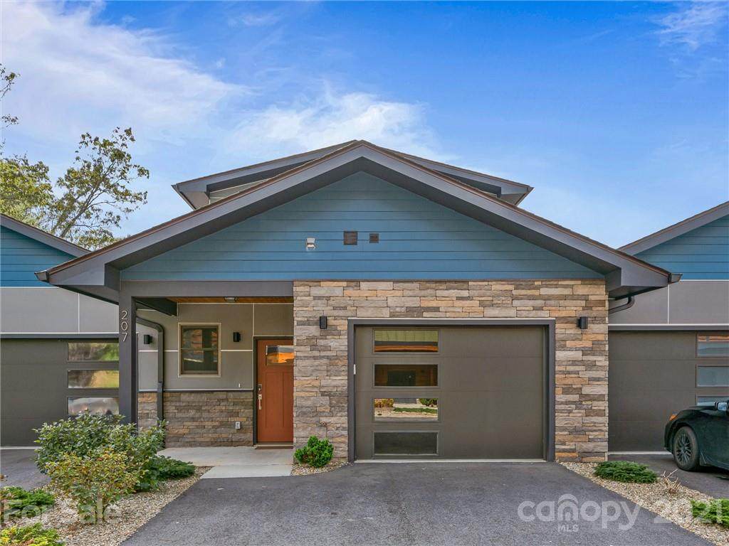 207 Josephine Lane - Photo 1