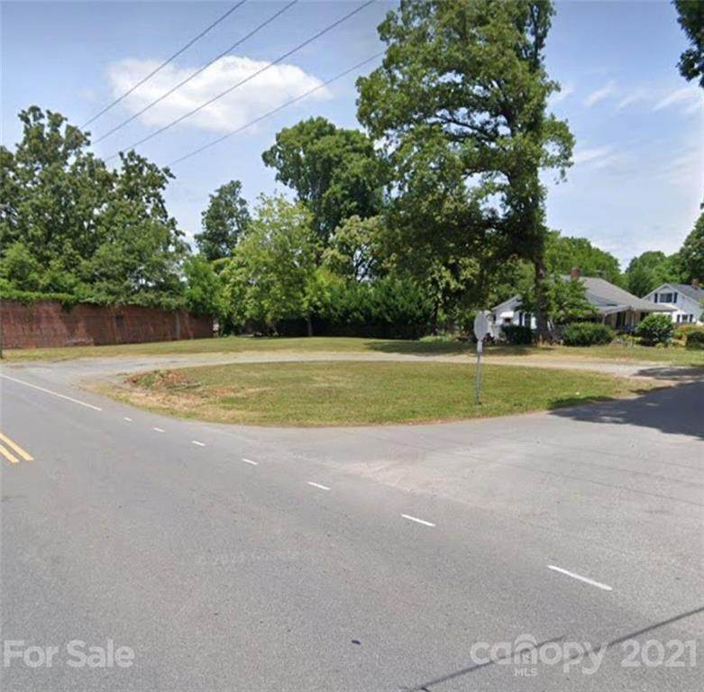 404 Woodlawn Avenue - Photo 1