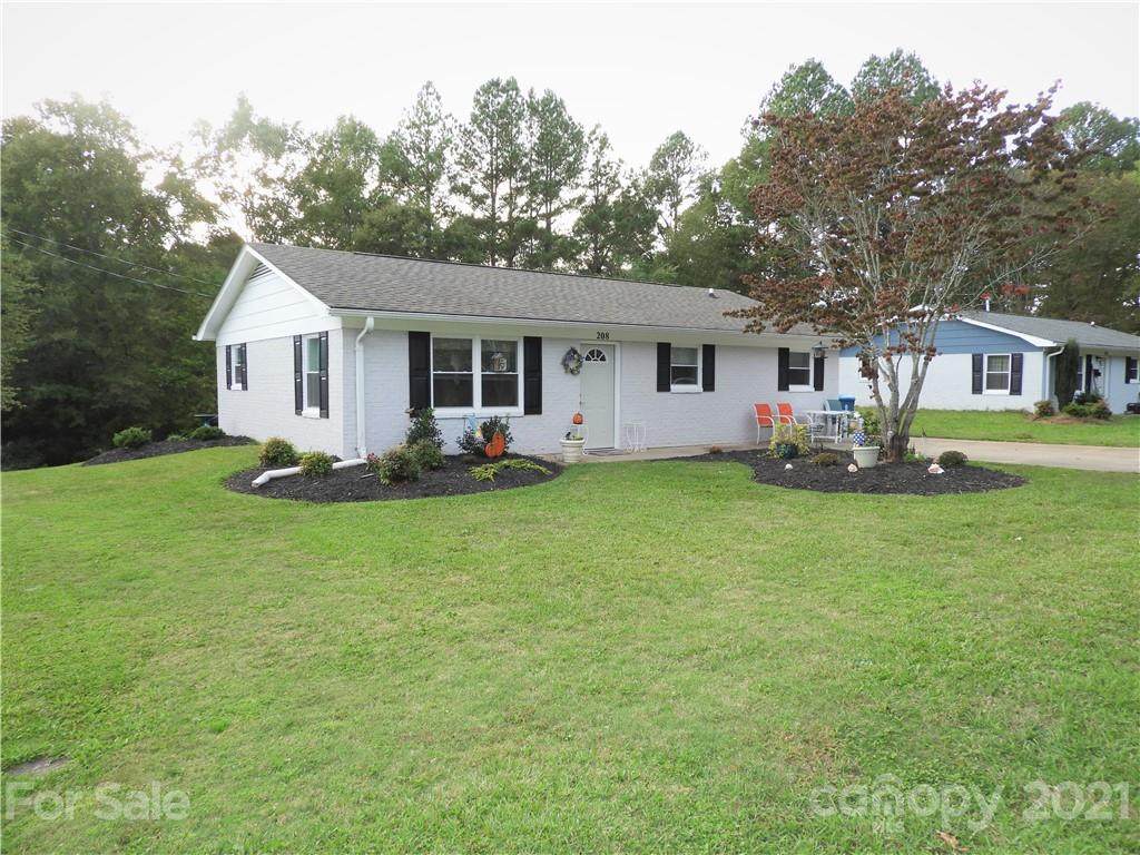 208 Mcdaniel Street - Photo 1