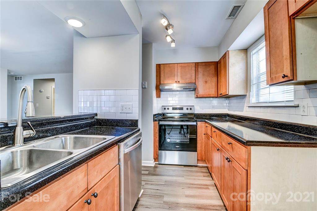 8032 Tremaine Court - Photo 1