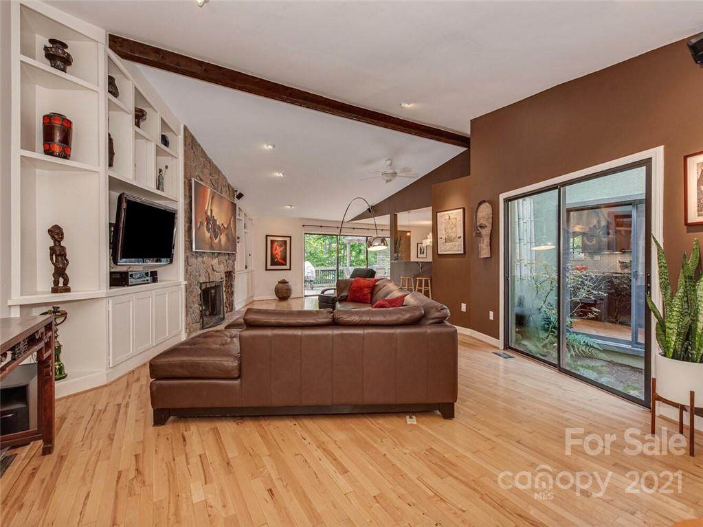 825 Stratfordshire Drive - Photo 1