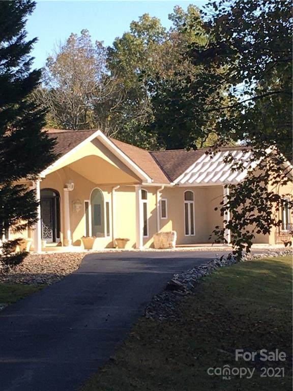 403 Pinewood Lane - Photo 1