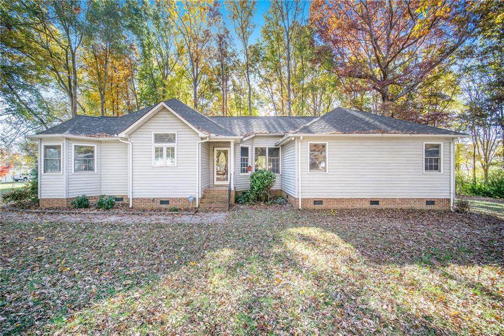 101 Cardinal Drive - Photo 1
