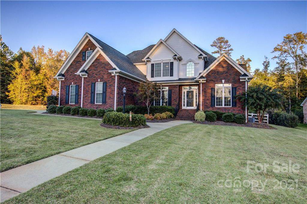 305 Spurs Court - Photo 1