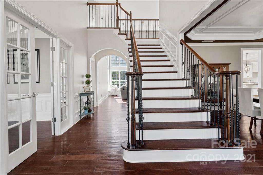5052 Cressingham Drive - Photo 1
