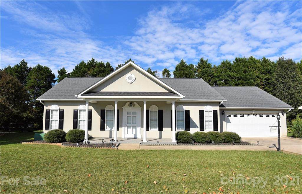 109 Yorkshire Drive - Photo 1