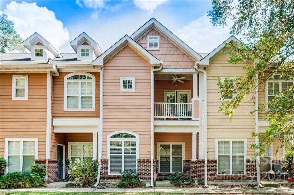 1555 Pecan Avenue - Photo 1